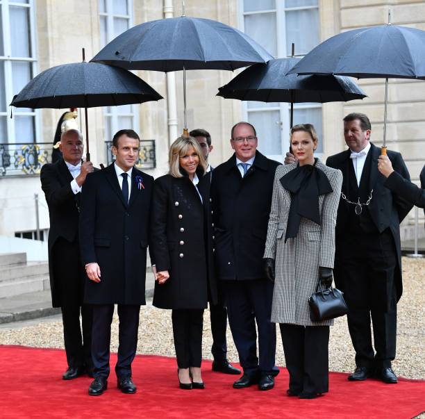 french-president-emmanuel-macron-and-his-wife-brigitte-macron-welcome-picture-id1060165326