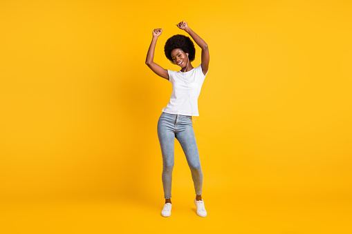 ▷ Woman jeans dancing Images, Pictures in .jpg HD Free Stock Photos