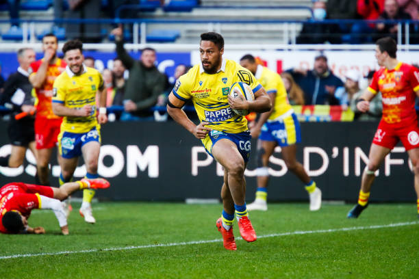 George MOALA of Clermont try during the Top 14 match between Clermont and Perpignan at Parc des Sport Marcel-Michelin on February 26, 2022 in Clermont-Ferrand, France. (Photo by Romain Biard/Icon Sport via Getty Images)