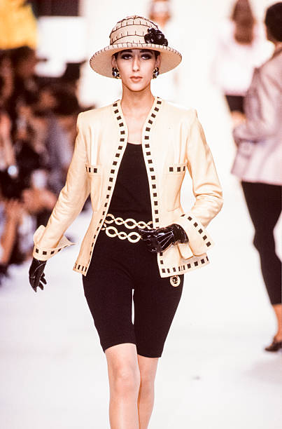 Chanel - Runway - Ready To Wear Spring/Summer 1990-1991 Pictures ...