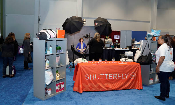 guests attend shutterfly headshot station during the 2019 watermark picture id1131411235?k=20&m=1131411235&s=612x612&w=0&h=2rMniWI9hsgoamr M7QGo0n v9HdP0BbRH5dv41KqM=