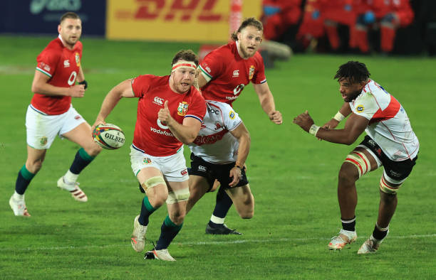 JOHANNESBURG, SOUTH AFRICA - JULY 03: Hamish Watson of British and Irish Lions breaks with the ball during the 2021 British & Irish Lions tour match between Sigma Lions and British & Irish Lions at Emirates Airline Park on July 03, 2021 in Johannesburg, South Africa. (Photo by David Rogers/Getty Images)