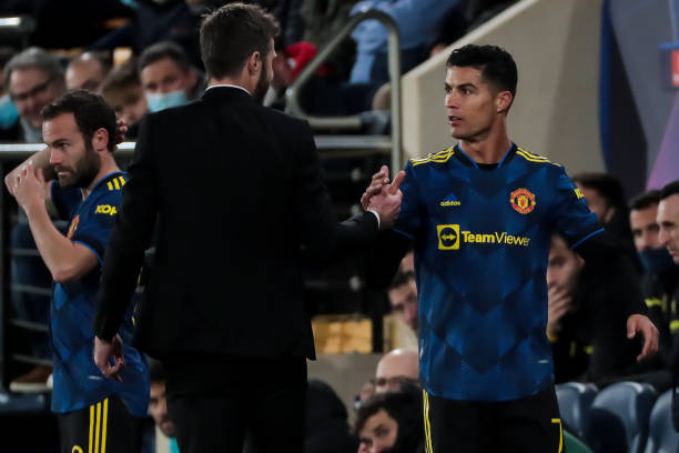 Head coach of Manchester United Michael Carrick and Forward of Manchester United Cristiano Ronaldo during Champions League match between Villarreal...