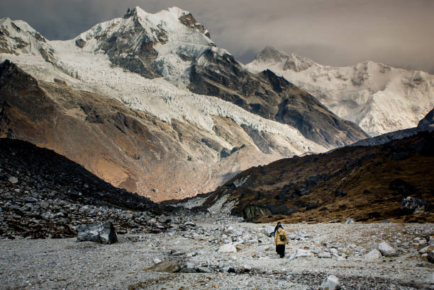 hikers in sikkim, india - kanchenjunga national park stock pictures, royalty-free photos & images