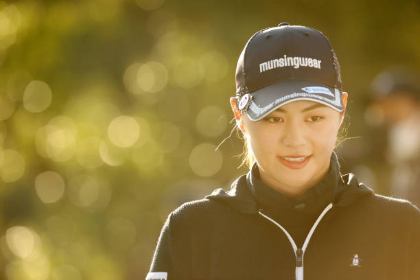 https://media.gettyimages.com/photos/hina-arakaki-of-japan-is-seen-on-the-1st-tee-during-the-second-round-picture-id1354097737?k=20&m=1354097737&s=612x612&w=0&h=ffUEehL99U7YjN9JWduhPF8sC5CZdyN43u9kV1J_MoM=