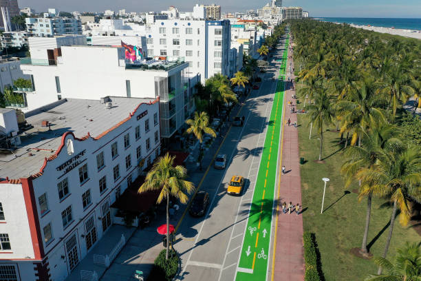 FL: Miami Beach's Famed Ocean Drive Reopens To Cars For First Time Since Pandemic