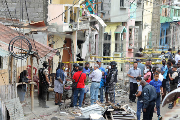 ECU: Minister Carrillo Visits Cristo del Consuelo After Bomb Detonation