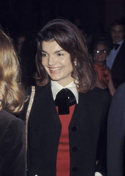 Jackie Onassis Sightings in New York City - December 1, 1971 Photos and ...