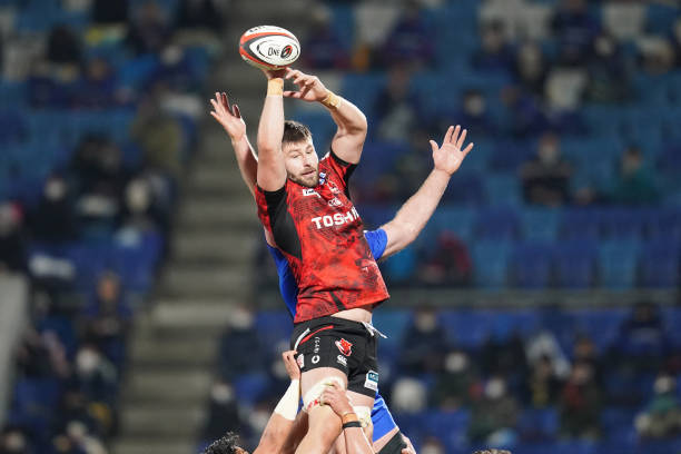 KUMAGAYA, JAPAN - FEBRUARY 19: Jacob Pierce of Toshiba Brave Lupus Tokyo competes for a line out ball during the NTT Japan Rugby League One match between Saitama Wild Knights v Toshiba Brave Lupus Tokyo at Kumagaya Rugby Stadium on February 19, 2022 in Kumagaya, Saitama, Japan. (Photo by Toru Hanai/Getty Images)