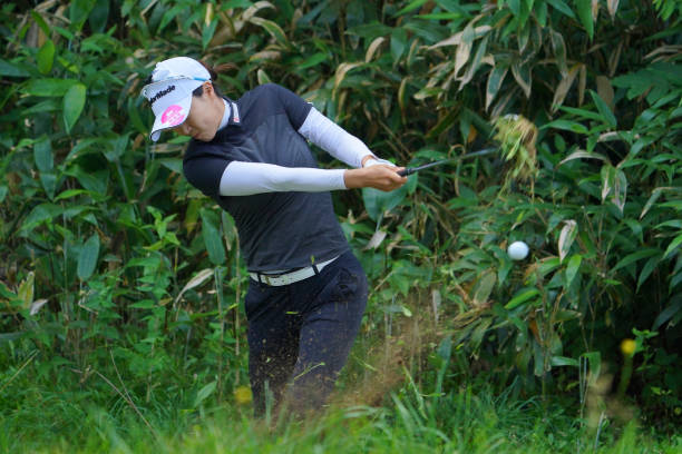 https://media.gettyimages.com/photos/jaeeun-chung-of-south-korea-hits-her-third-shot-on-the-10th-hole-the-picture-id1330114356?k=6&m=1330114356&s=612x612&w=0&h=9CirE7fE74PRaNT8ONuPK5kxJasnKCjr4JYnsGv2XJs=