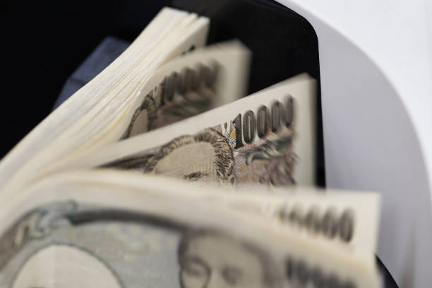 JPN: Banknotes at Resona Bank Nihonbashi Branch