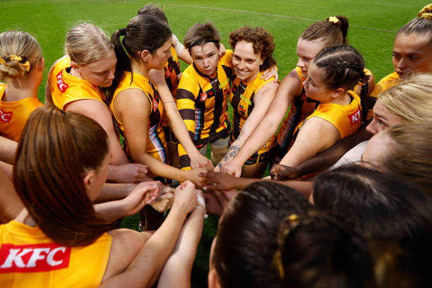 Jess Duffin of Hawthorn addresses the team before the round nine AFLW match between the Hawthorn Hawks and the Brisbane Lions at SkyBus Stadium on...