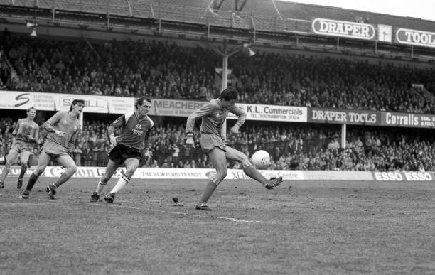 Joe McLaughlin of Chelsea in action during the Division 1 match between Southampton and Chelsea at The Dell on March 22, 1986 in Southampton,England.