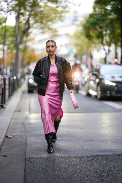 FRA: Street Style - Paris Fashion Week - Womenswear Spring/Summer 2023 : Day Four