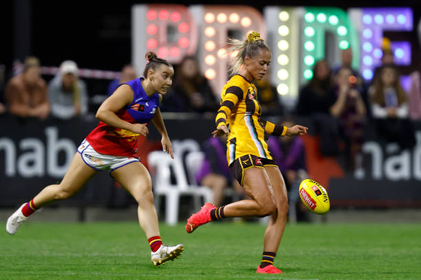 Kaitlyn Ashmore of Hawthorn kicks the ball during the round nine AFLW match between the Hawthorn Hawks and the Brisbane Lions at SkyBus Stadium on...