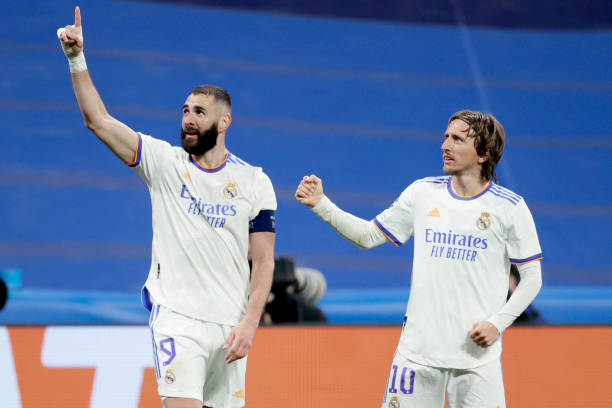 Karim Benzema of Real Madrid celebrates 2-1 with Luka Modric of Real Madrid during the UEFA Champions League match between Real Madrid v Paris Saint...