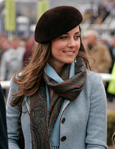 kate-middleton-attends-the-cheltenham-horse-racing-festival-on-march-picture-id108937024