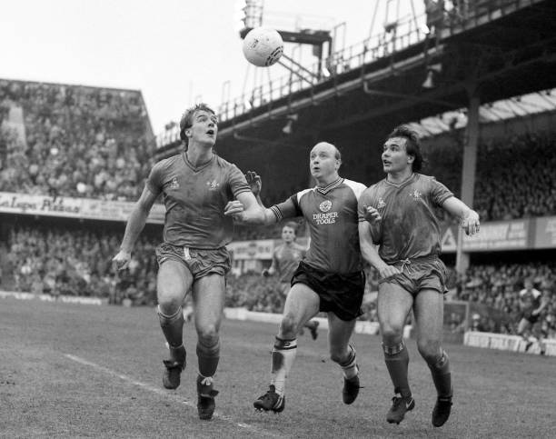 Kerry Dixon and Darren Wood of Chelsea in action during the Division 1 match between Southampton and Chelsea at The Dell on March 22, 1986 in...