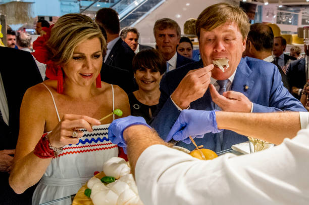 king-willemalexander-of-the-netherlands-and-queen-maxima-visits-food-picture-id800141632