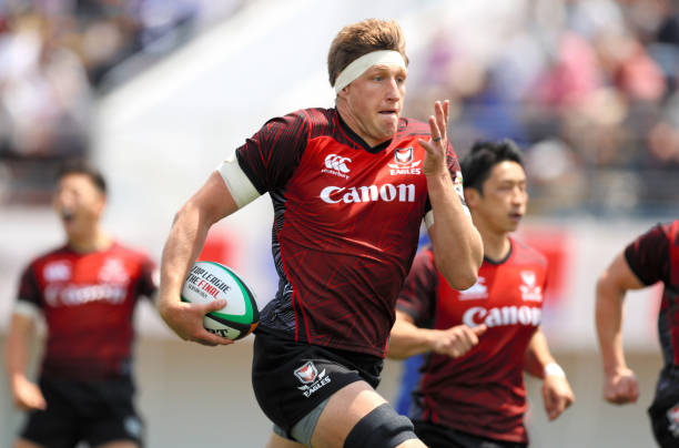 TOKYO, JAPAN - APRIL 25: Kobus van Dyk of the Canon Eagles runs with the ball to score his side's first try during the Top League Playoff Tournament 2nd Round between NTT Communications Shining Arcs and Canon Eagles at the Edogawa Stadium on April 25, 2021 in Tokyo, Japan. (Photo by The Asahi Shimbun via Getty Images)