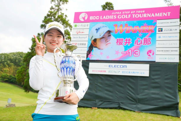 https://media.gettyimages.com/photos/kokona-sakurai-of-japan-poses-with-the-trophy-after-winning-the-the-picture-id1400754177?k=20&m=1400754177&s=612x612&w=0&h=d08CIheusjpj8Met5F-ZUb3XQFmyJFlt8wz5Ok0K0G0=