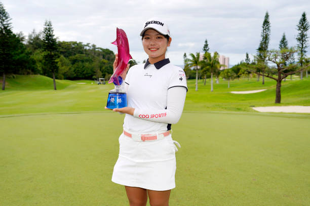 https://media.gettyimages.com/photos/kokona-sakurai-of-japan-poses-with-the-trophy-after-winning-the-the-picture-id1431587877?k=20&m=1431587877&s=612x612&w=0&h=X-FOxAk_pPIW0ARP_SW67S5_Mm1nfeFPKRSgneQz8mQ=