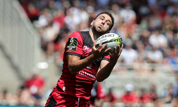 LYON, FRANCE - MAY 14: Leo Berdeu of Lyon catches the ball during the EPCR Challenge Cup Semi Final match between Lyon and Wasps at Matmut Stadium on May 14, 2022 in Lyon, France. (Photo by David Rogers/Getty Images)