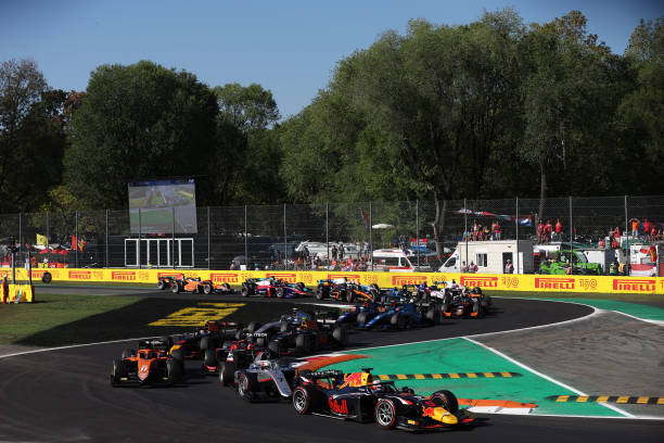 MONZA, ITALY - SEPTEMBER 11: Liam Lawson of New Zealand and Carlin (5) leads the field at the start during the Round 13:Monza Feature race of the Formula 2 Championship at Autodromo Nazionale Monza on September 11, 2022 in Monza, Italy.