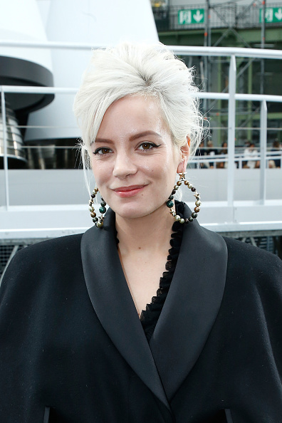 lily-allen-attends-the-chanel-show-as-part-of-the-paris-fashion-week-picture-id649056342?k=6&m=649056342&s=594x594&w=0&h=8agPKPNHm1lwAHjel8rOoE7X4bbv2GkisPWGUAaCLeI=