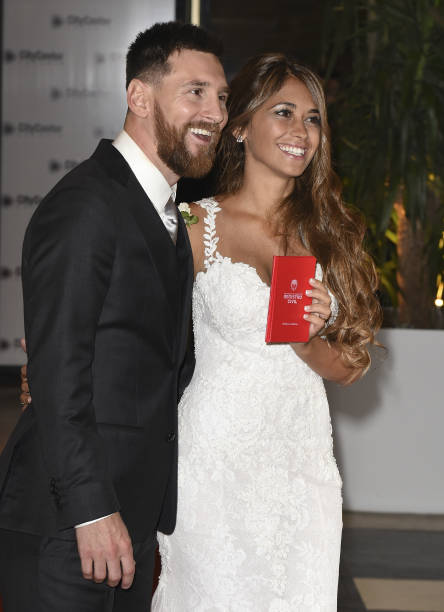 Lionel Messi and Antonella Rocuzzo's Wedding Photos and Images | Getty ...