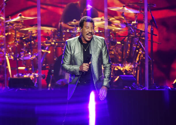 Lionel Richie With Very Special Guest Mariah Carey In Concert New York, New York Photos and Lionel Richie With Very Special Guest Mariah Carey In Concert New York, New York Photos and