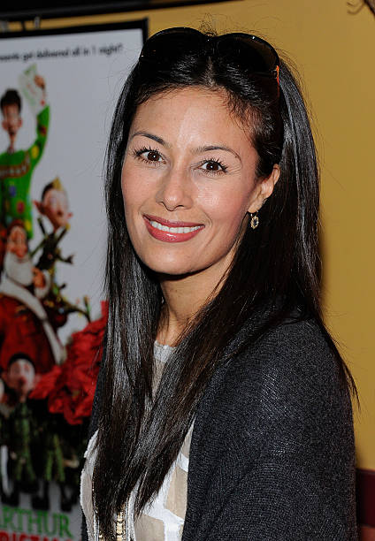 liz cho attends the arthur christmas premiere at the clearview on picture id132680013?k=20&m=132680013&s=612x612&w=0&h=5cuC7 avQkJpmpUgoh8jXXTbEXQNV6RuvlAbGs PY1o=
