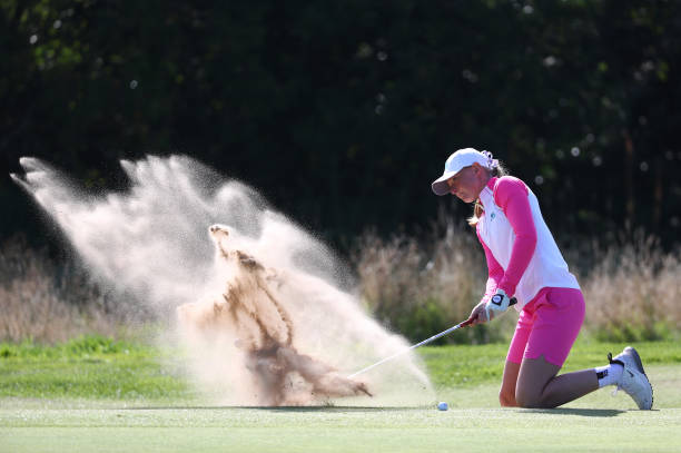 https://media.gettyimages.com/photos/louise-duncan-of-team-great-britain-and-ireland-plays-from-a-bunker-picture-id1336687258?k=20&m=1336687258&s=612x612&w=0&h=NAjbNfAYF03cLAaj0u87rG-F_y2DyKt-ArgJRizhKHs=