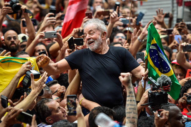 Luiz Inacio Lula da Silva Brazil's former president greets supporters outside of the Sindicato dos Metalurgicos do ABC on November 9 2019 in Sao...