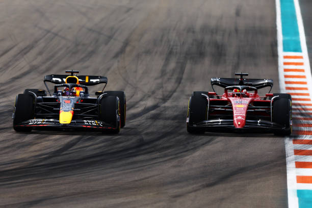 Max Verstappen overtakes Charles Leclerc for the lead of the 2022 Miami Grand Prix