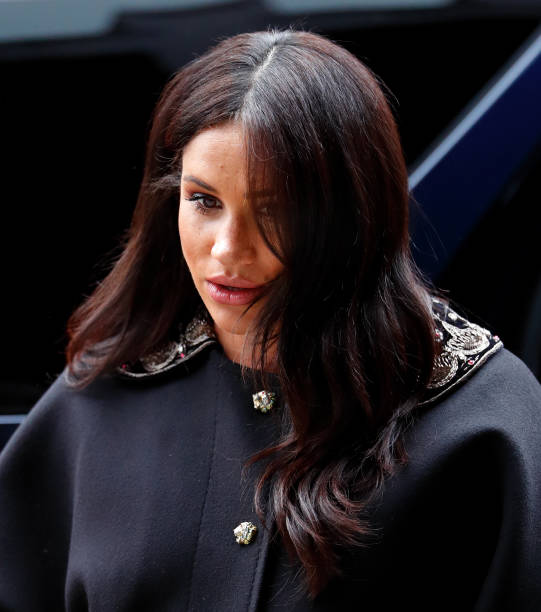 meghan-duchess-of-sussex-visits-new-zealand-house-to-sign-a-book-of-picture-id1136910263