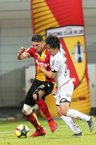 Championnat de France de football LIGUE 1 2018-2019-2020 - Page 24 Mehdi-tahrat-of-lens-and-kwon-changhoon-of-dijon-during-the-french-picture-id1152719871?k=6&m=1152719871&s=612x612&w=0&h=6QczAKlyIRlboLe1tubgE6PQNZlqLfuYzA2Th86dvuM=