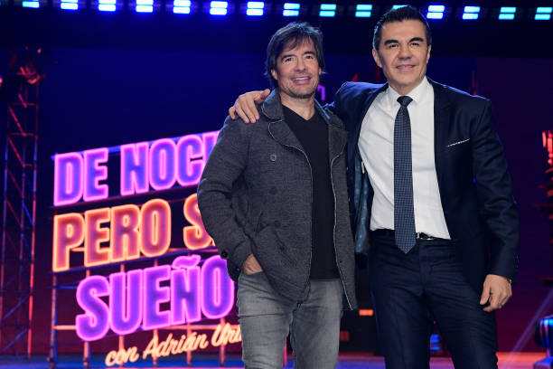 MEX: "De Noche Pero Sin Sueño" TV Show Presentation