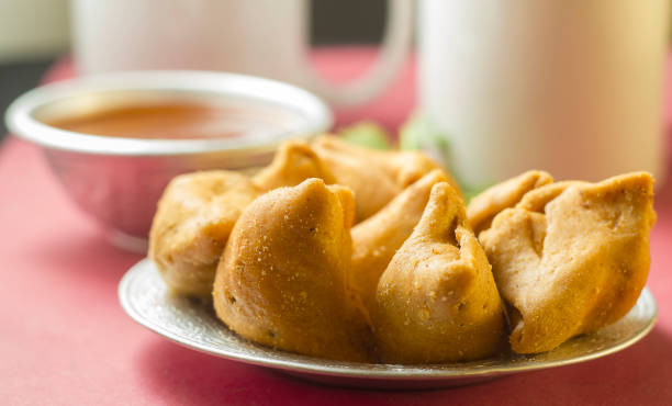 mini samosa with sauce - punjab green stock pictures, royalty-free photos & images