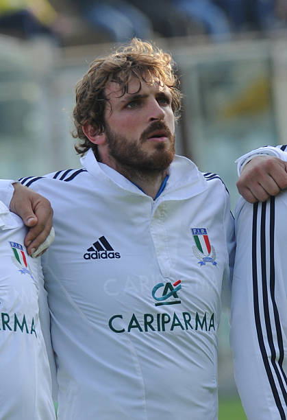 Italy's centre Mirco Bergamasco (L) and his brother flanker Mauro ...
