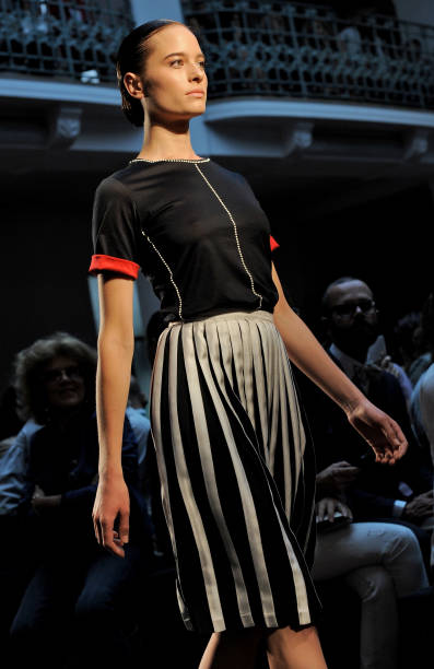Marco de Vincenzo: Milan Fashion Week Womenswear S/S 2011 Photos and ...