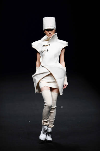 China Fashion Week 2011 S/S Photos and Images | Getty Images