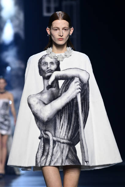 FRA: Fendi Couture : Runway - Paris Fashion Week - Haute Couture Spring/Summer 2022
