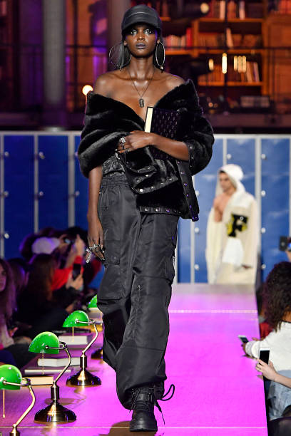 FENTY PUMA by Rihanna : Runway - Paris Fashion Week Womenswear Fall ...
