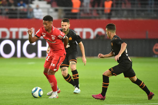 Championnat de France de football LIGUE 1 2018-2019-2020 - Page 28 Mounir-chouiar-of-dijon-during-the-ligue-1-match-between-dijon-and-picture-id1170789165?k=6&m=1170789165&s=612x612&w=0&h=-LwarGszbpZnzLTodIQ8J90EhCIH3H3WmAU_vTkdPBI=