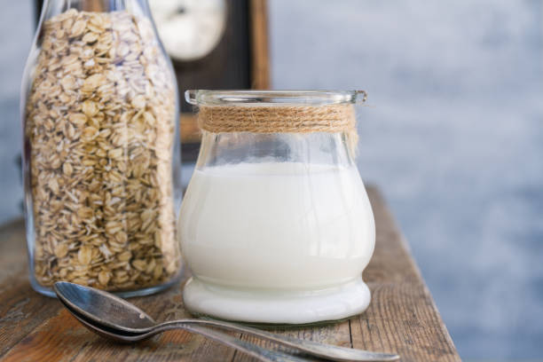 oat milk - オーツミルク ストックフォトと画像