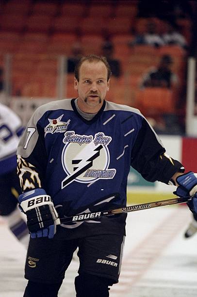 oct-1998-leftwinger-wendel-clark-of-the-tampa-bay-lightning-looks-on-picture-id72387367