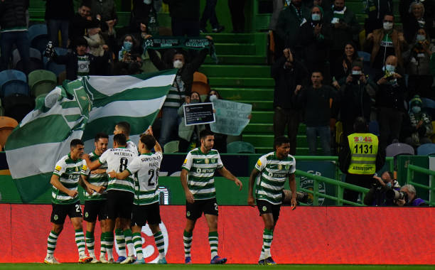 Pablo Sarabia of Sporting CP celebrates with teammates after scoring a goal during the Liga Bwin match between Sporting CP and FC Famalicao at...