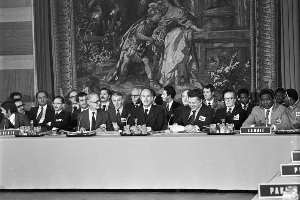 Paris Conference On International Cooperation 1975 Paris 16 Décembre 1975 Lors de la Conférence NordSud sur la coopération internationale de gauche à...