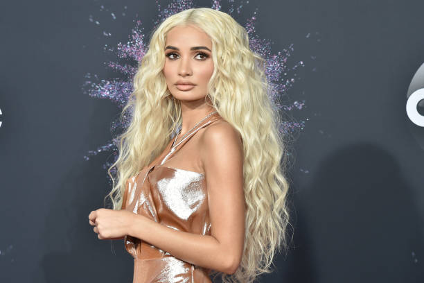 pia mia attends 47th annual ama awards arrivals at microsoft theater picture